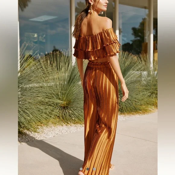 Anthropologie Plisse Set - Picture 2 of 2